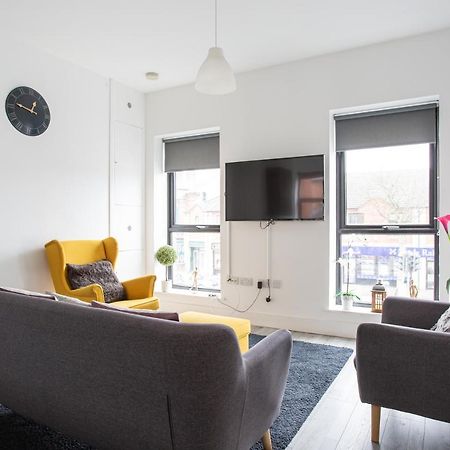 Modern Luxury Apartment, Sleeps 6, Best Location Белфаст Экстерьер фото