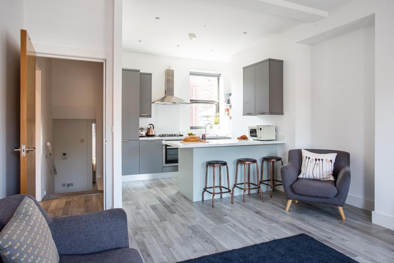 Modern Luxury Apartment, Sleeps 6, Best Location Белфаст Экстерьер фото