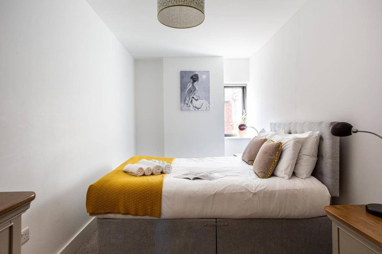 Modern Luxury Apartment, Sleeps 6, Best Location Белфаст Экстерьер фото