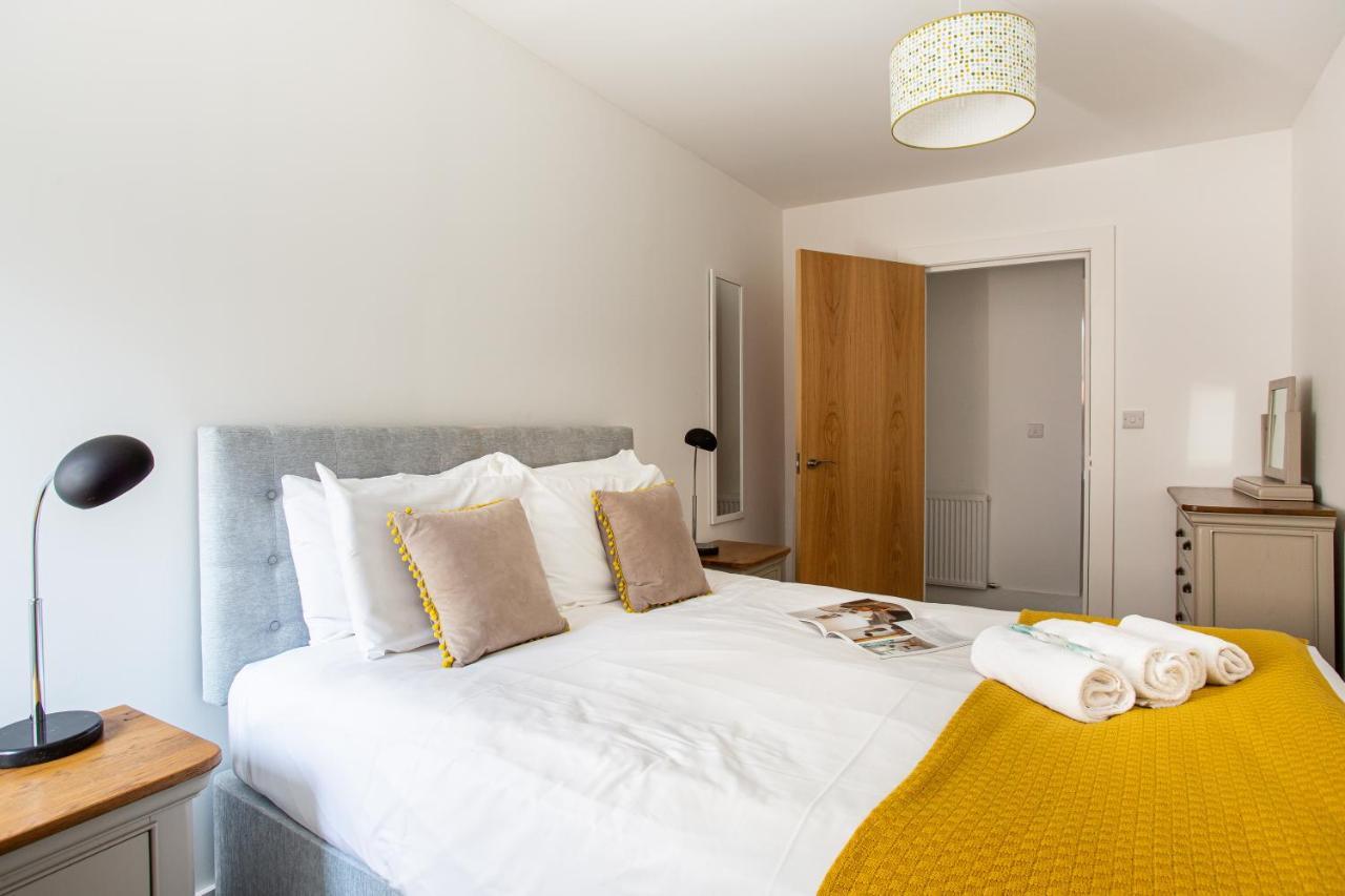 Modern Luxury Apartment, Sleeps 6, Best Location Белфаст Экстерьер фото