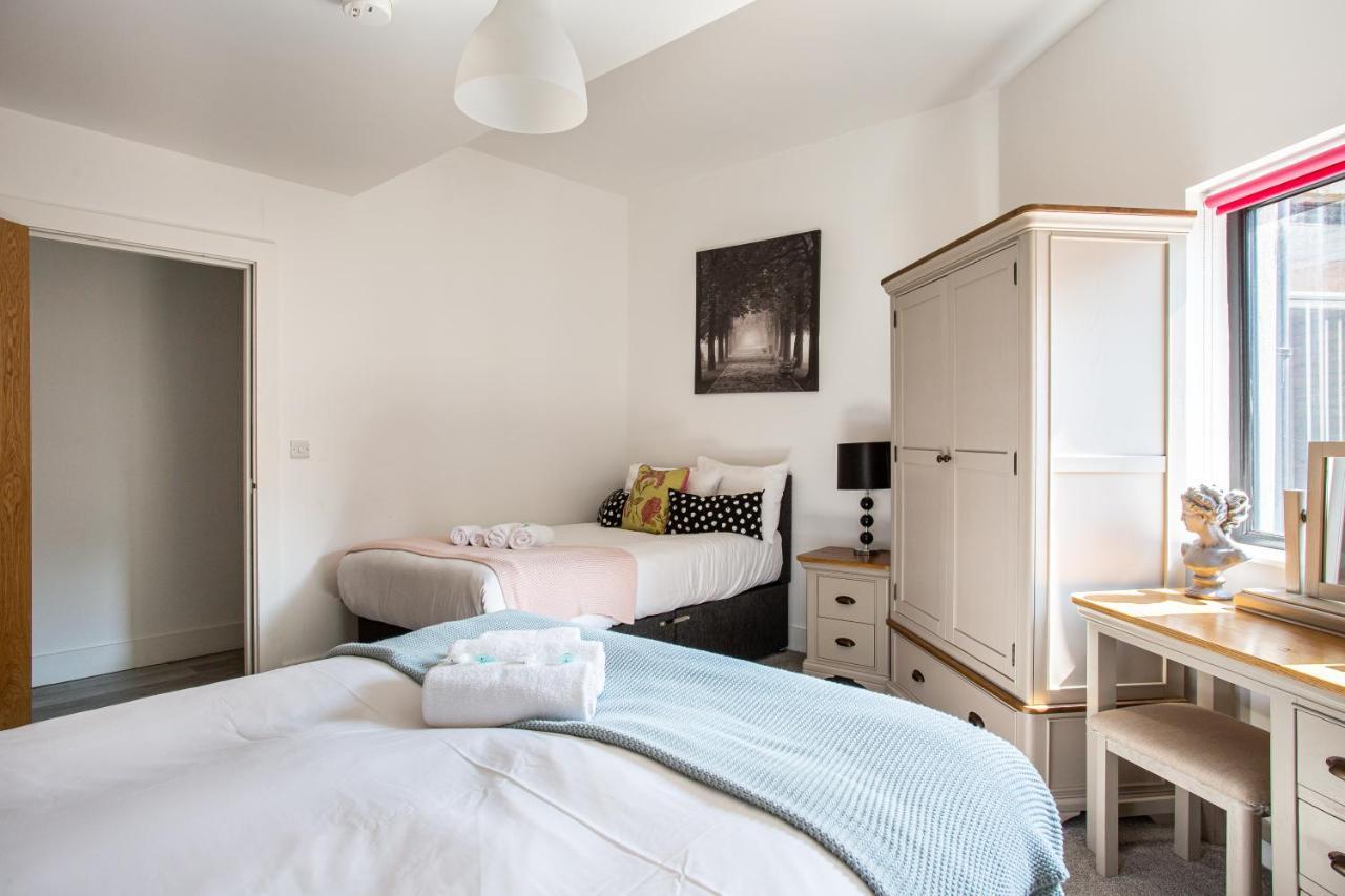 Modern Luxury Apartment, Sleeps 6, Best Location Белфаст Экстерьер фото