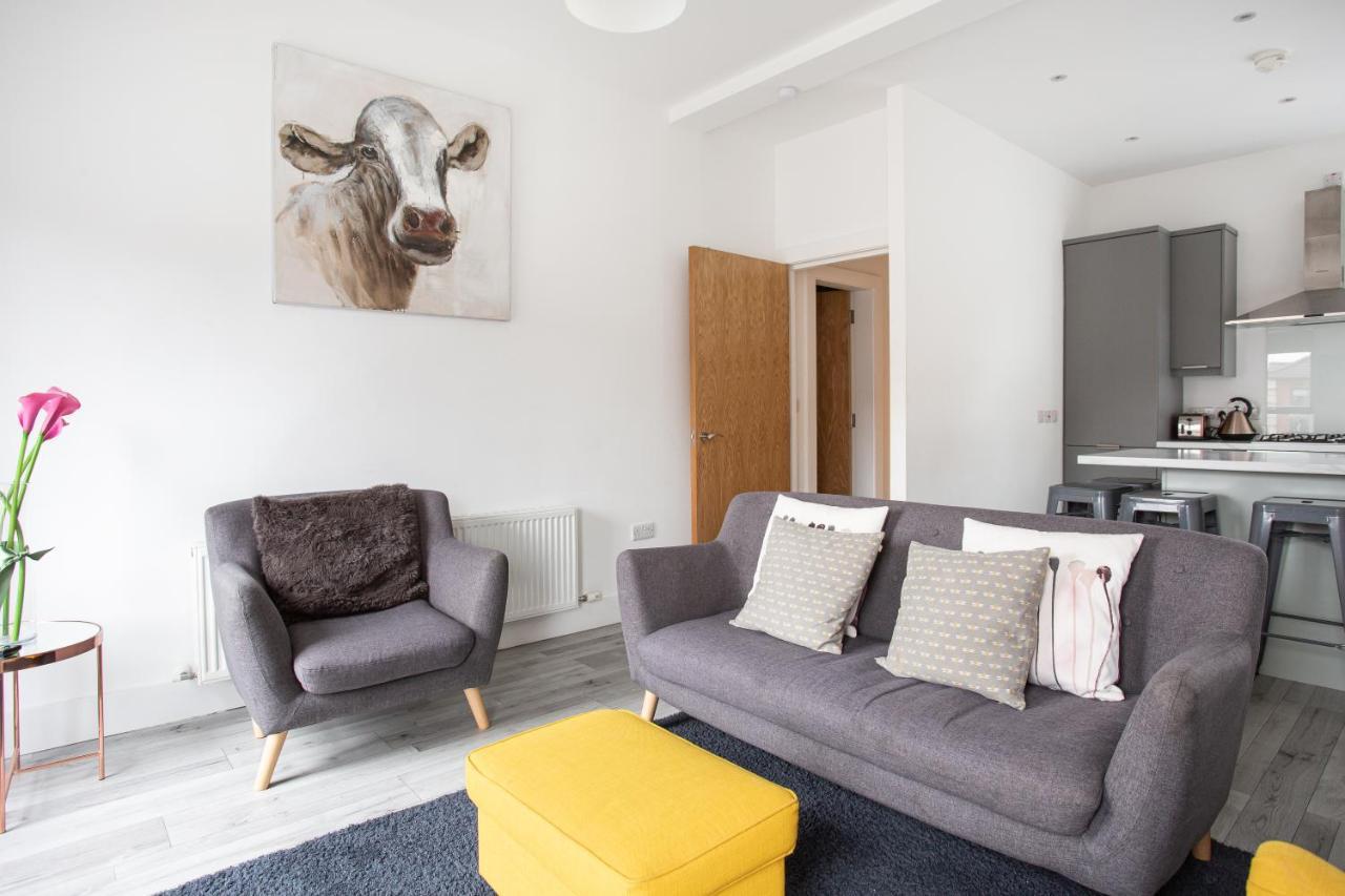 Modern Luxury Apartment, Sleeps 6, Best Location Белфаст Экстерьер фото